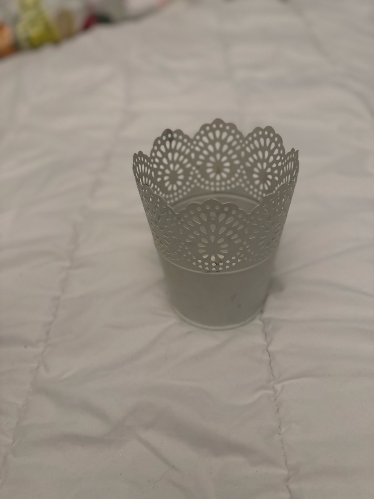 Pot blanc décoratif 