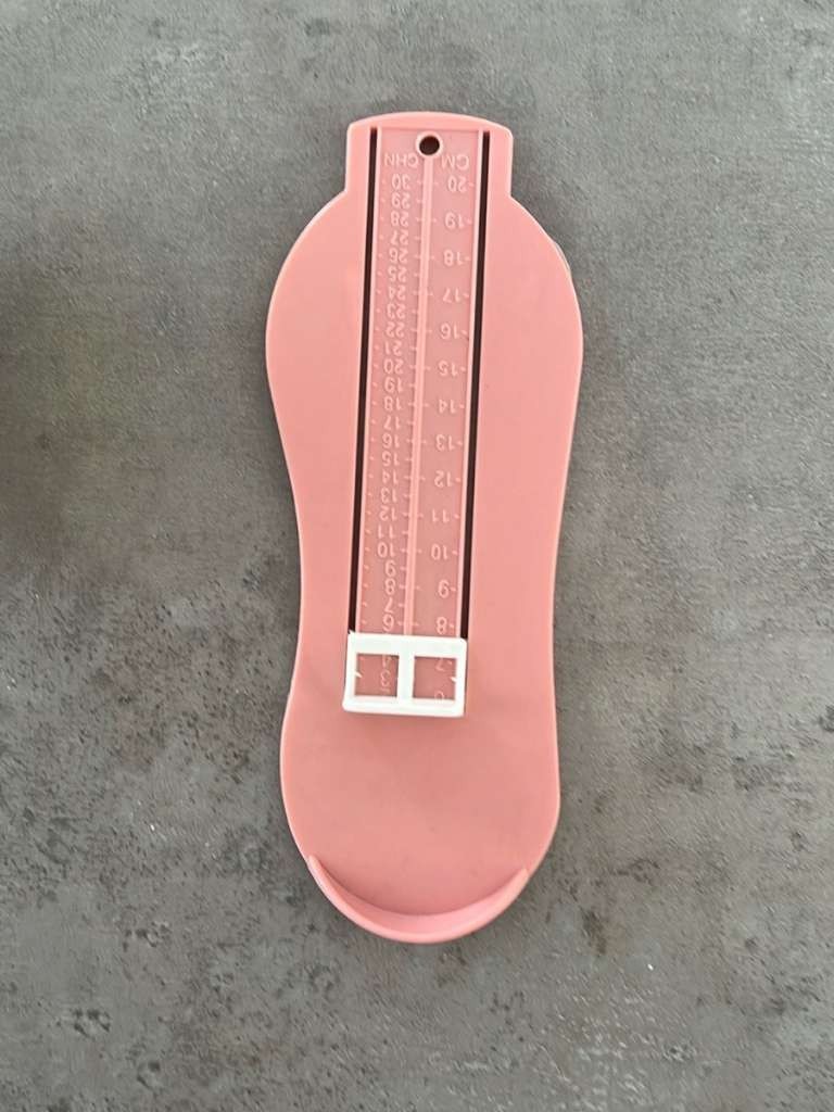 Mesureur de pointure pour enfants